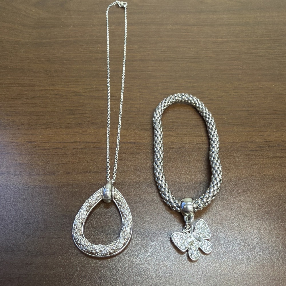 SHA Silver Tone Necklace & Stretch Bracelet Set Butterfly‎ Charm Rhinestone Mesh